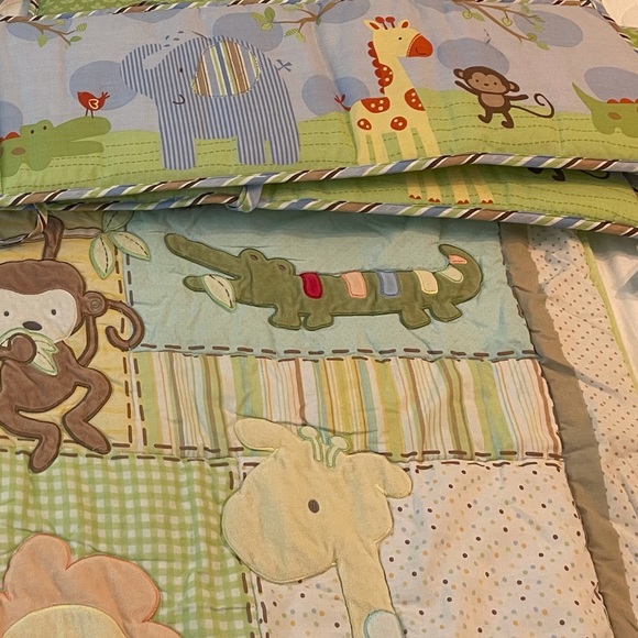 Crib set - Picture 5 of 5